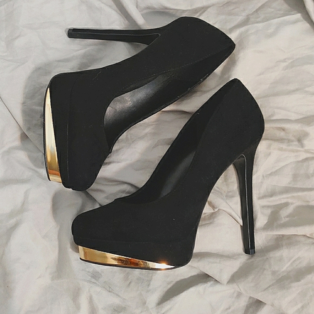 Aldo Black Suede Pumps with Gold Accent - Size 6